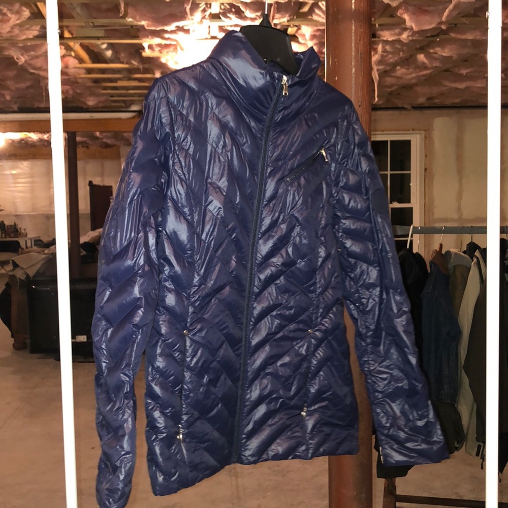 Navy blue puffer jacket